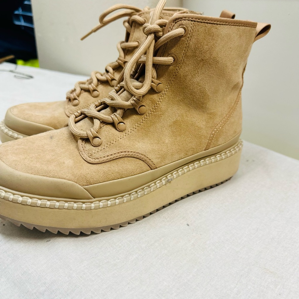 Universal Thread Tan Lace Up Boots